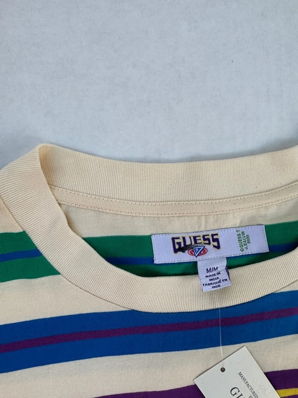 New GUESS Men’s Ivory Crewneck Tee with Multicolor Stripe SZ M - Picture 3 of 6